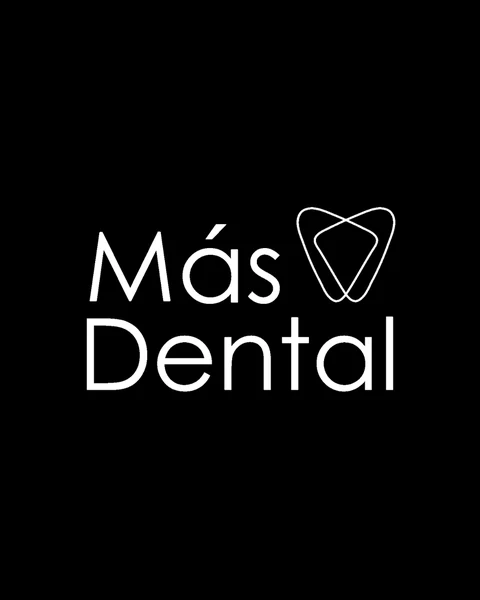 Logo Más Dental