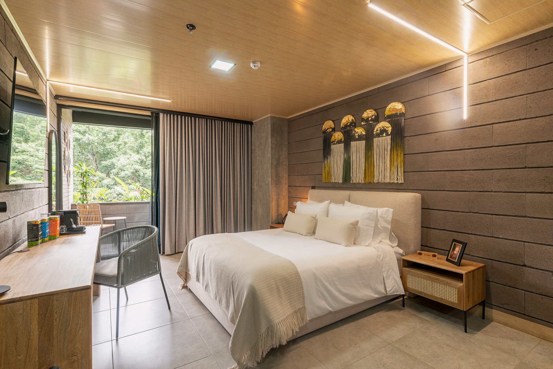 Detalle macramé dorado